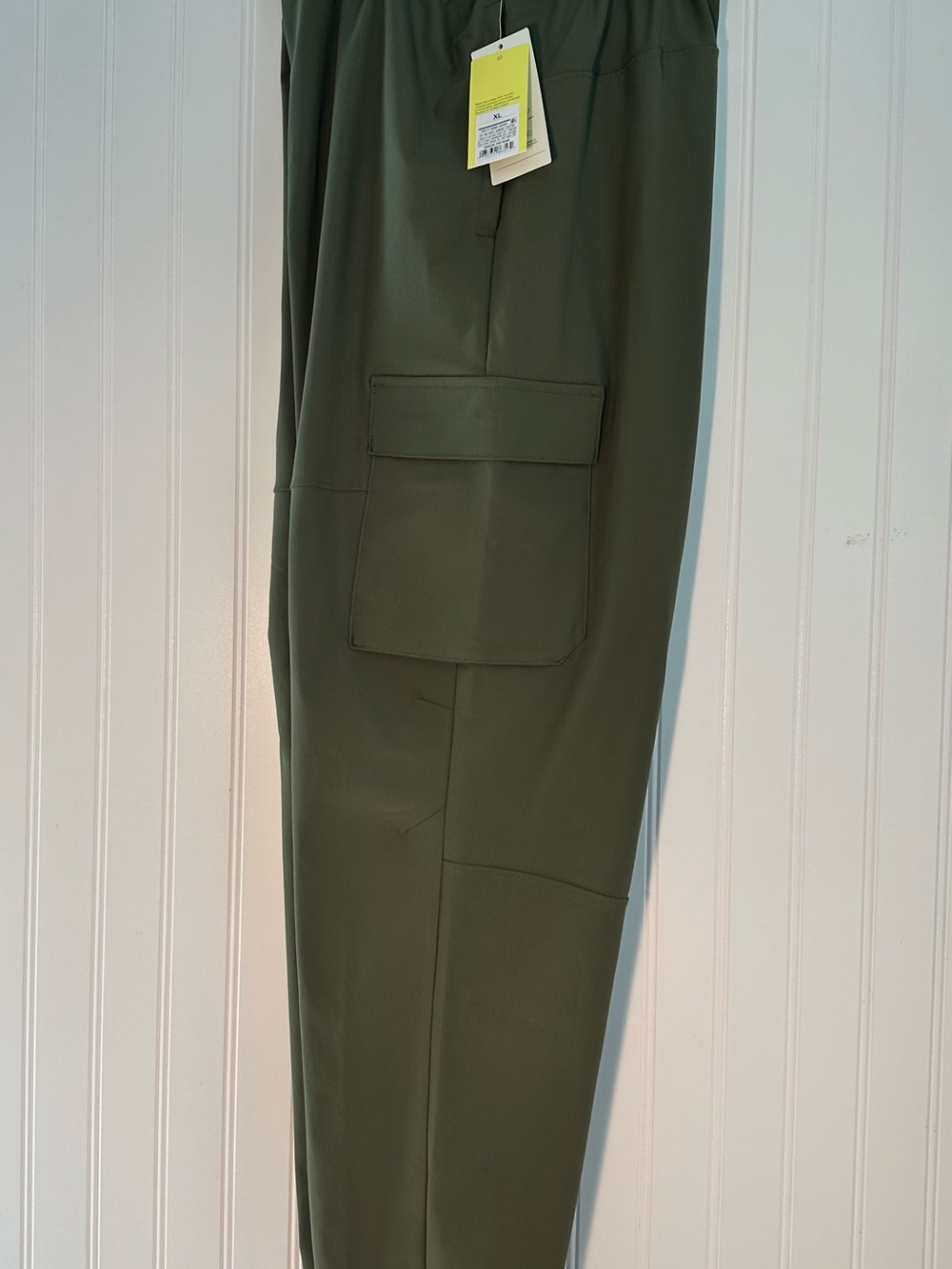 Men's Cargo Jogger Pants - Elastic Waist & Cuffed Ankles - Picture 4 of 5